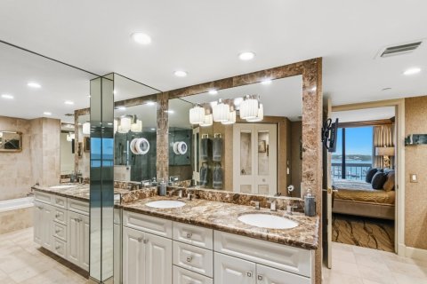Condo in North Palm Beach, Florida, 2 bedrooms  № 2262334 - photo 23