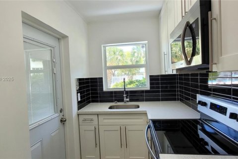 Condominio en alquiler en Hallandale Beach, Florida, 2 dormitorios, 89.65 m2 № 1766293 - foto 3