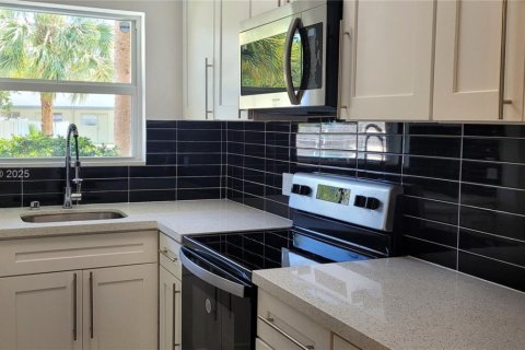 Condominio en alquiler en Hallandale Beach, Florida, 2 dormitorios, 89.65 m2 № 1766293 - foto 6