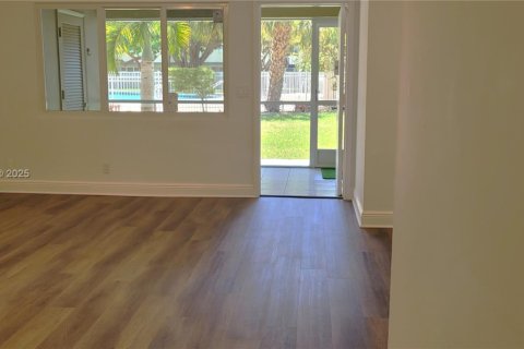 Condominio en alquiler en Hallandale Beach, Florida, 2 dormitorios, 89.65 m2 № 1766293 - foto 10