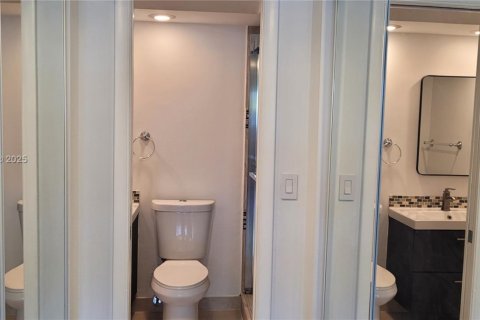 Condominio en alquiler en Hallandale Beach, Florida, 2 dormitorios, 89.65 m2 № 1766293 - foto 27