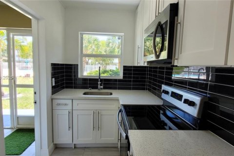 Condominio en alquiler en Hallandale Beach, Florida, 2 dormitorios, 89.65 m2 № 1766293 - foto 8