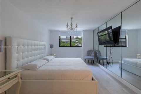 Condominio en alquiler en Miami Beach, Florida, 2 dormitorios, 83.8 m2 № 2055612 - foto 5