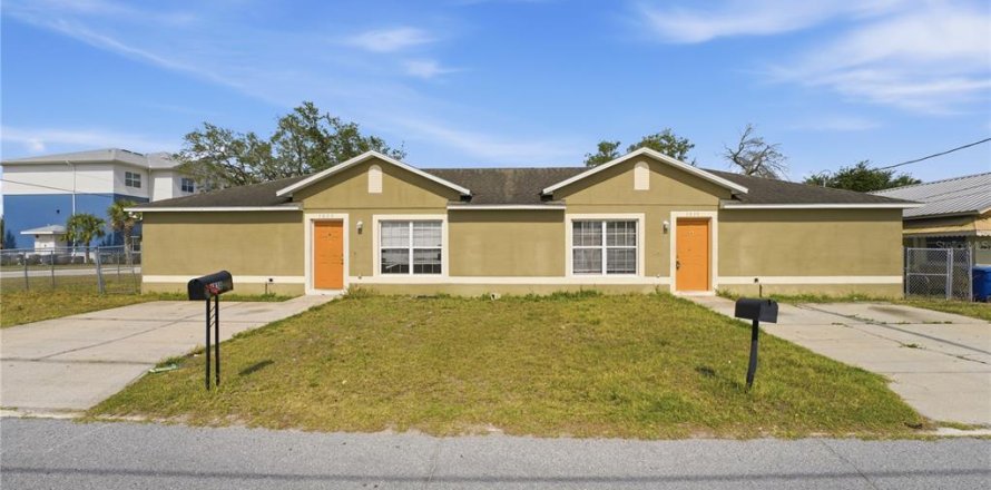 Propiedad comercial en Winter Haven, Florida 6 dormitorios, 180.6 m2 № 2102824