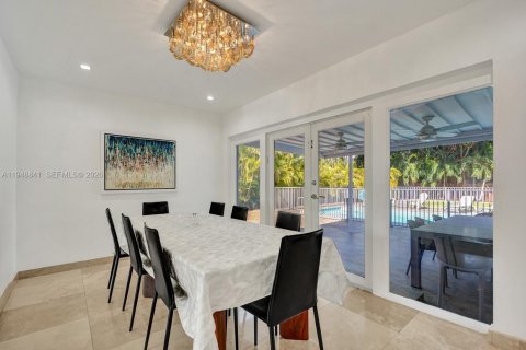 House in Miami Beach, Florida 4 bedrooms, 217.3 sq.m. № 2005377 - photo 7