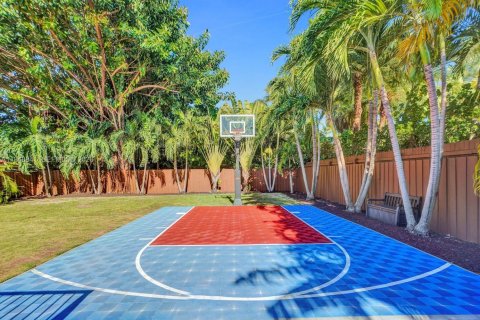 House in Miami Beach, Florida 4 bedrooms, 217.3 sq.m. № 2005377 - photo 16