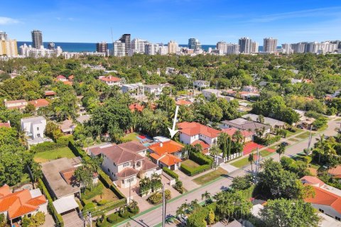 House in Miami Beach, Florida 4 bedrooms, 217.3 sq.m. № 2005377 - photo 19