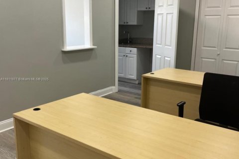 Immobilier commercial à vendre à Lauderhill, Floride № 1960269 - photo 7