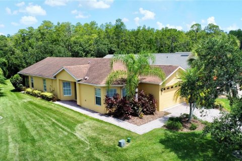 House in Poinciana, Florida 2 bedrooms, 140 sq.m. № 1856545 - photo 1