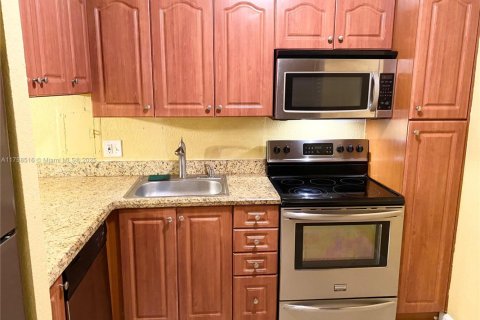 Купить кондоминиум в Санрайз, Флорида 1 спальня, 74.32м2, № 2022547 - фото 2