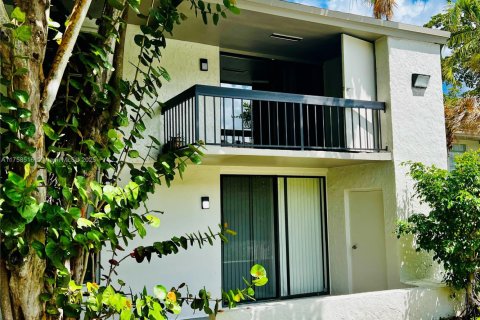 Кондоминиум с 1 спальней в Санрайз, Флорида № 2022547