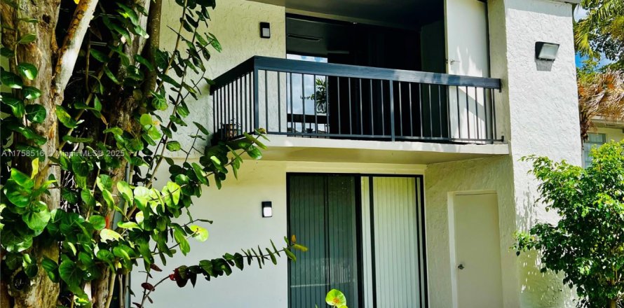 Кондоминиум с 1 спальней в Санрайз, Флорида № 2022547