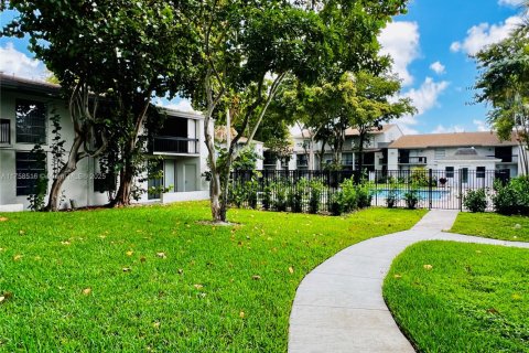 Купить кондоминиум в Санрайз, Флорида 1 спальня, 74.32м2, № 2022547 - фото 24