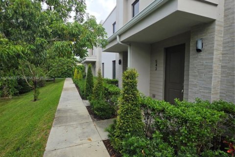Townhouse in Fort Lauderdale, Florida 4 bedrooms, 172.89 sq.m. № 2393207 - photo 13