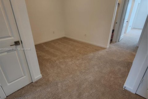 Townhouse in Fort Lauderdale, Florida 4 bedrooms, 172.89 sq.m. № 2393207 - photo 20
