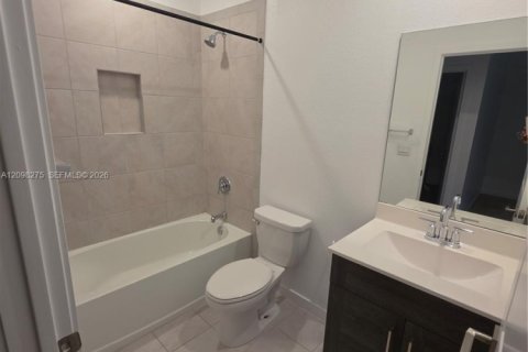 Townhouse in Fort Lauderdale, Florida 4 bedrooms, 172.89 sq.m. № 2393207 - photo 27