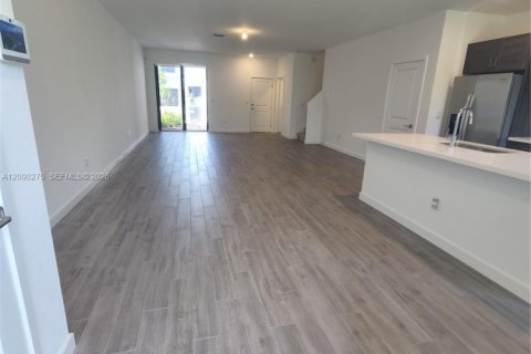 Townhouse in Fort Lauderdale, Florida 4 bedrooms, 172.89 sq.m. № 2393207 - photo 17
