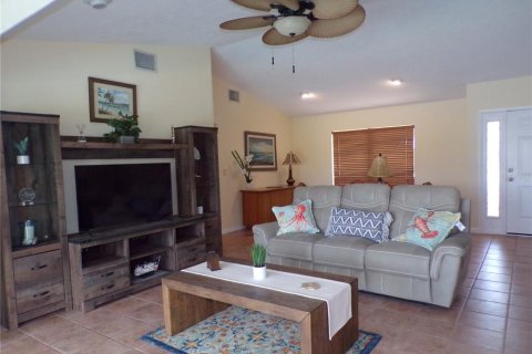 House in Punta Gorda, Florida 3 bedrooms, 149.29 sq.m. № 1911858 - photo 4