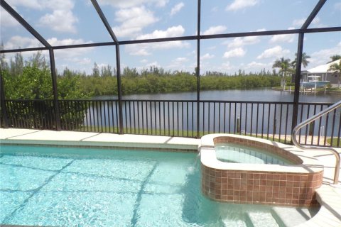 House in Punta Gorda, Florida 3 bedrooms, 149.29 sq.m. № 1911858 - photo 26