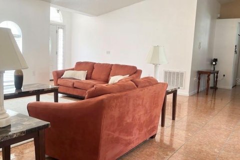 Villa ou maison à vendre à Kissimmee, Floride: 3 chambres, 160.72 m2 № 2280236 - photo 8