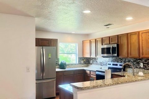 Villa ou maison à vendre à Kissimmee, Floride: 3 chambres, 160.72 m2 № 2280236 - photo 9