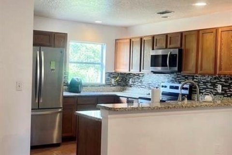 Villa ou maison à vendre à Kissimmee, Floride: 3 chambres, 160.72 m2 № 2280236 - photo 10