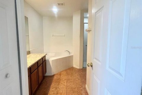 Villa ou maison à vendre à Kissimmee, Floride: 3 chambres, 160.72 m2 № 2280236 - photo 16