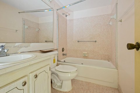 Copropriété à vendre à Deerfield Beach, Floride: 1 chambre, 54.35 m2 № 2011587 - photo 3