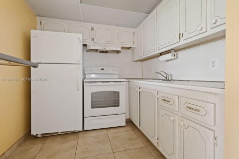 Copropriété à vendre à Deerfield Beach, Floride: 1 chambre, 54.35 m2 № 2011587 - photo 6