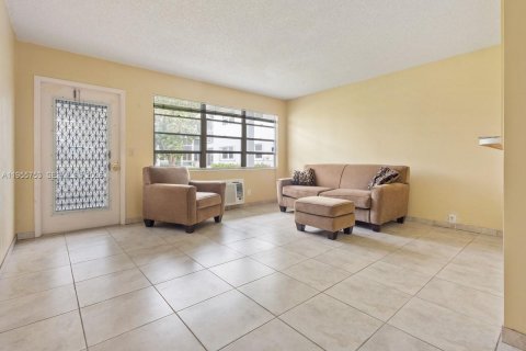 Copropriété à vendre à Deerfield Beach, Floride: 1 chambre, 54.35 m2 № 2011587 - photo 4