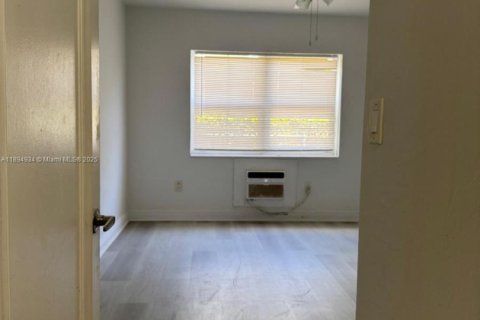 Купить коммерческую недвижимость в Майами-Бич, Флорида 709.59м2, № 2081447 - фото 7