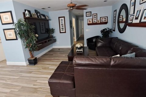 Villa ou maison à vendre à Tampa, Floride: 3 chambres, 160.72 m2 № 2294918 - photo 7