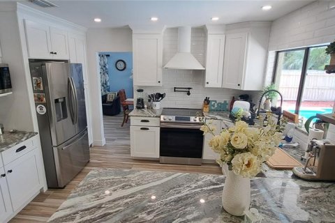 Villa ou maison à vendre à Tampa, Floride: 3 chambres, 160.72 m2 № 2294918 - photo 8