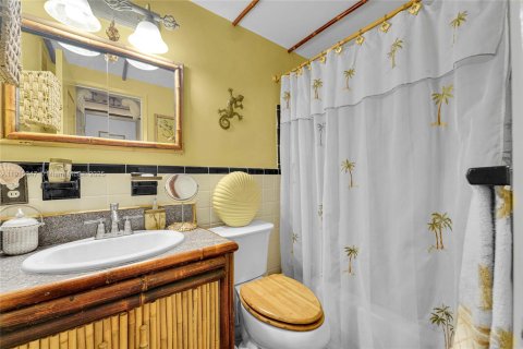 Condo in Hallandale Beach, Florida, 1 bedroom  № 1970772 - photo 14