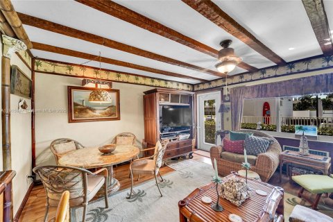 Condo in Hallandale Beach, Florida, 1 bedroom  № 1970772 - photo 8