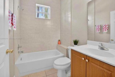 Villa ou maison à louer à Boynton Beach, Floride: 3 chambres № 2386852 - photo 4