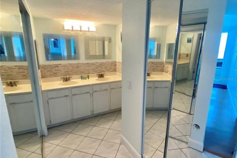 Condo in Hudson, Florida, 2 bedrooms  № 1520754 - photo 12