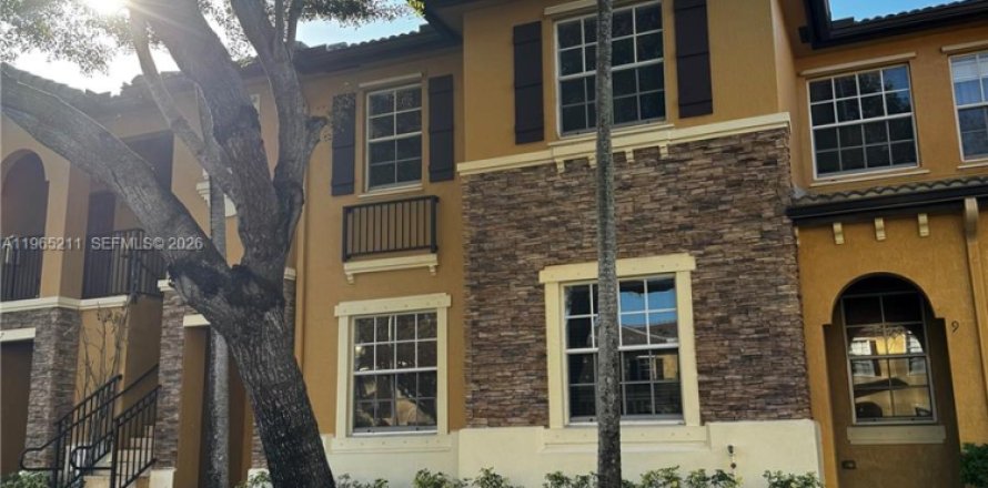 Adosado en Cutler Bay, Florida 3 dormitorios, 123.1 m2 № 2026907