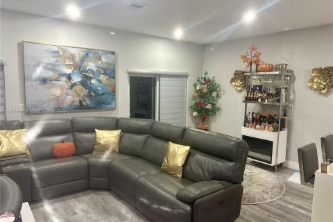 Townhouse in Miramar, Florida 2 bedrooms, 148.74 sq.m. № 1973250