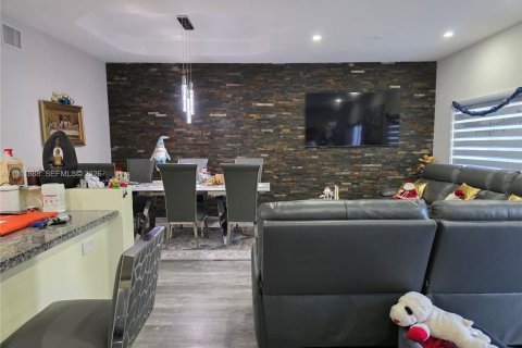 Touwnhouse à louer à Miramar, Floride: 2 chambres, 148.74 m2 № 1973250 - photo 17