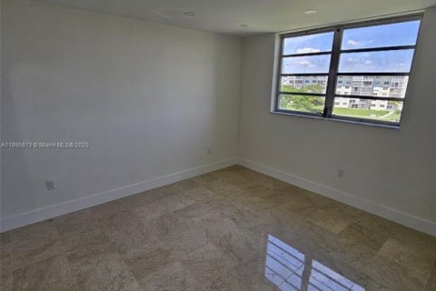 Condominio en alquiler en Aventura, Florida, 1 dormitorio, 71.35 m2 № 1963385 - foto 29