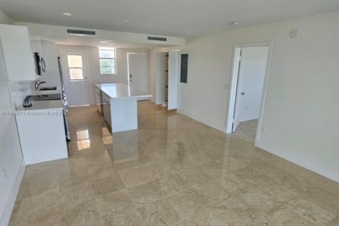 Condominio en alquiler en Aventura, Florida, 1 dormitorio, 71.35 m2 № 1963385 - foto 5