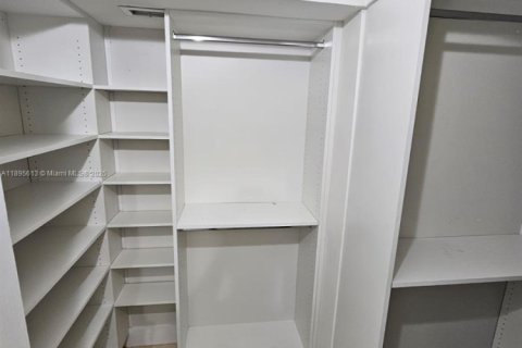 Condominio en alquiler en Aventura, Florida, 1 dormitorio, 71.35 m2 № 1963385 - foto 21