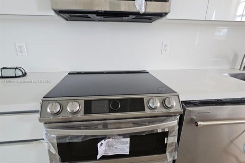 Condominio en alquiler en Aventura, Florida, 1 dormitorio, 71.35 m2 № 1963385 - foto 20