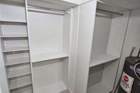 Condominio en alquiler en Aventura, Florida, 1 dormitorio, 71.35 m2 № 1963385 - foto 28