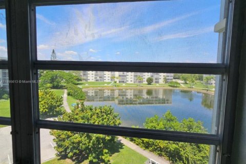 Condominio en alquiler en Aventura, Florida, 1 dormitorio, 71.35 m2 № 1963385 - foto 25