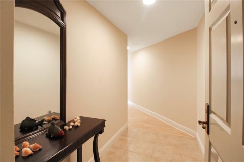 Copropriété à louer à Sarasota, Floride: 2 chambres, 121.7 m2 № 2158021 - photo 3