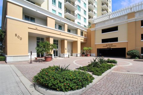 Copropriété à louer à Sarasota, Floride: 2 chambres, 121.7 m2 № 2158021 - photo 2