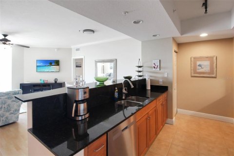 Copropriété à louer à Sarasota, Floride: 2 chambres, 121.7 m2 № 2158021 - photo 6