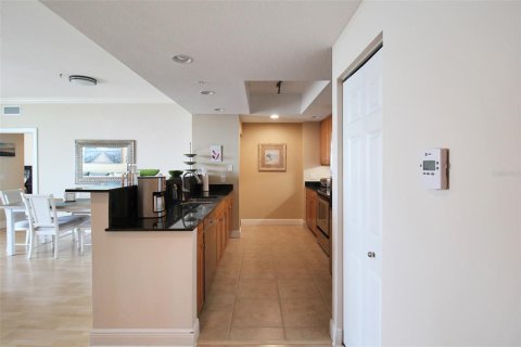 Copropriété à louer à Sarasota, Floride: 2 chambres, 121.7 m2 № 2158021 - photo 4